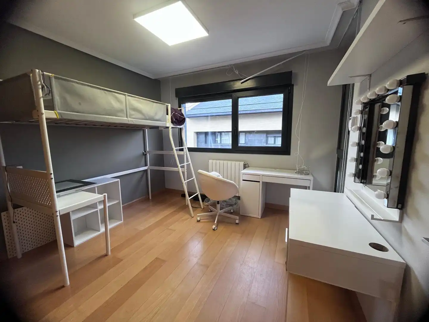 Bedroom of Houses for sale in Burgos  with Heating, Private garden and Furnished
