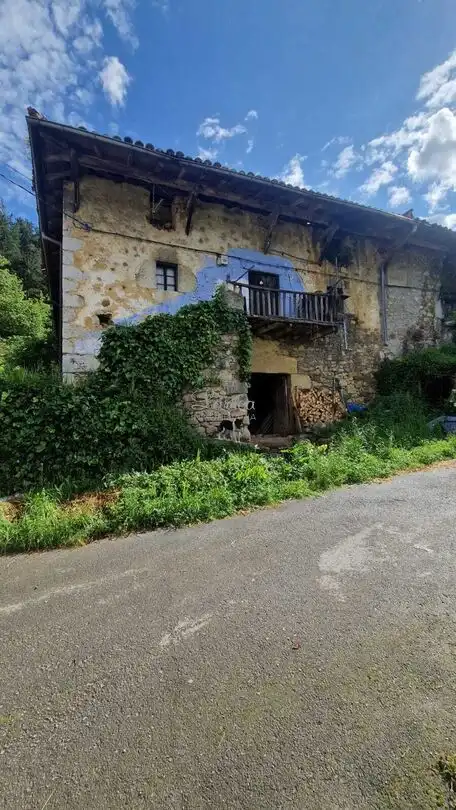 Außenansicht von Country house zum Verkauf in Dima 