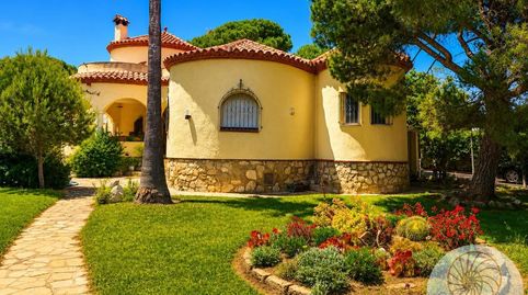 Exclusiva y amplia villa con vistas al mar y licencia turística  Les Tres Cales, imatge 3