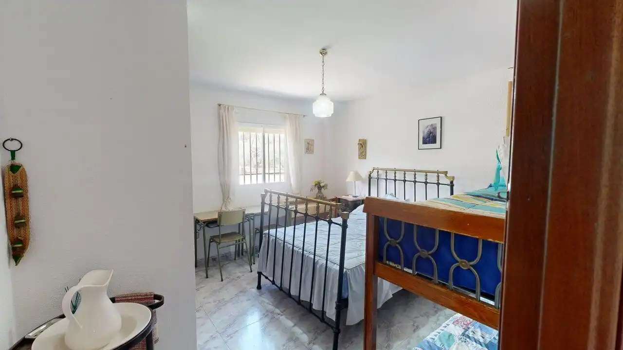 Dormitori de Casa o xalet en venda en Jaén amb Traster i Piscina comunitària