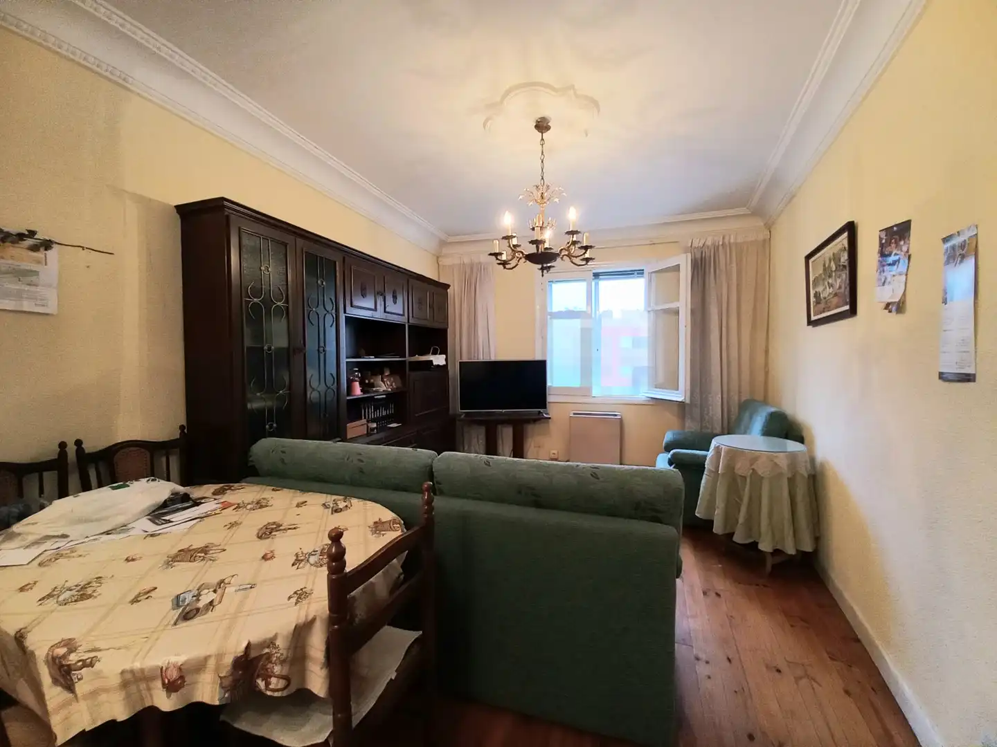 Sala d'estar de Pis en venda en Zona Sur - Barrio Cortes