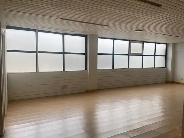 Geschaftsraum zur Miete in Santander mit Klimaanlage und Heizung