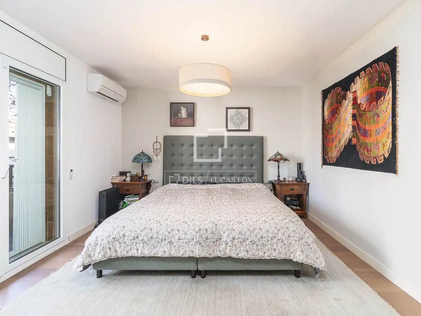 Schlafzimmer von Wohnung zum Verkauf in Barcelona mit Klimaanlage, Heizung und Terrasse