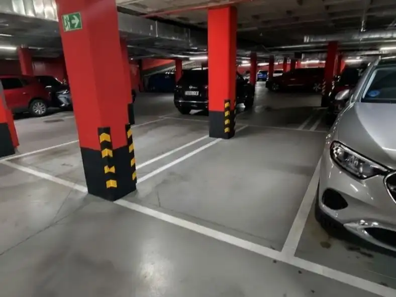 Parking of Garage for rent in Madrid