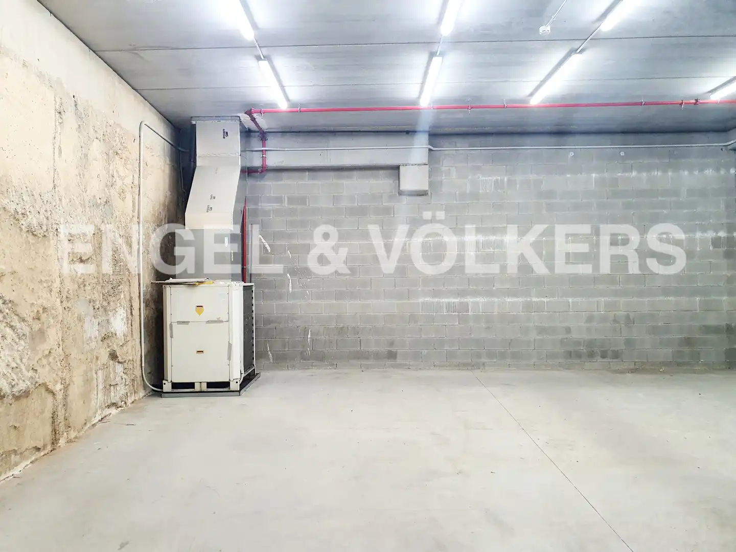 Nau industrial en venda en Cornellà de Llobregat
