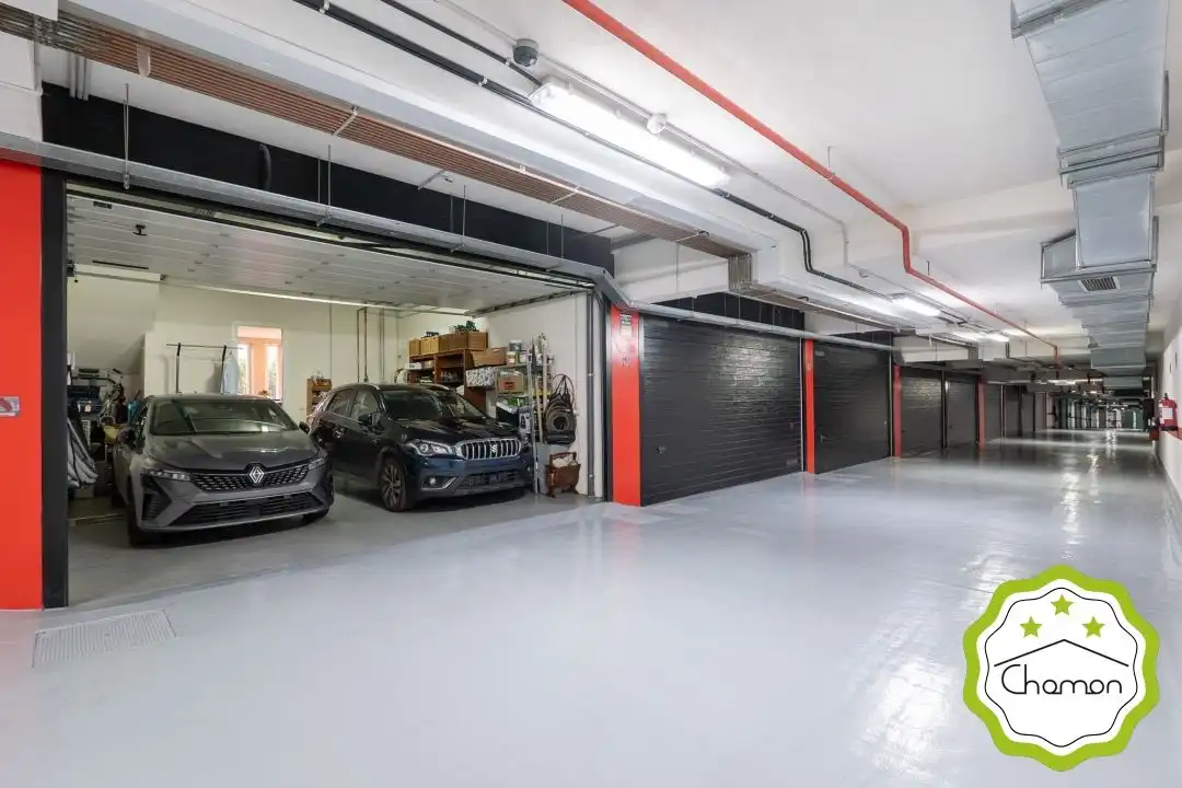 Parking de Casa adosada en venta en Bilbao  con Calefacción, Jardín privado y Terraza