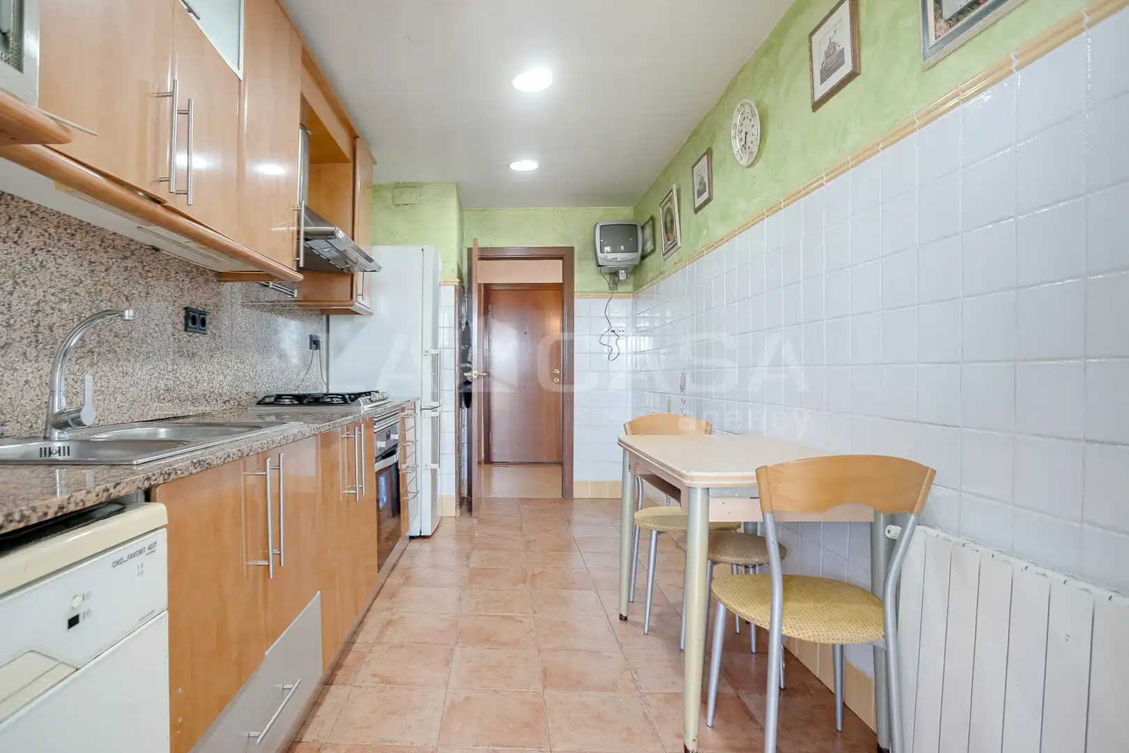 Cocina de Piso en venta en Barcelona con Calefacción y Balcón