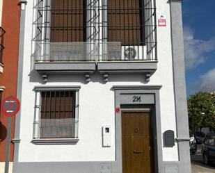 Vista exterior de Casa adosada en venda en Bollullos Par del Condado amb Aire condicionat, Calefacció i Traster