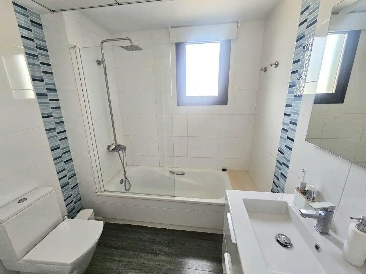 Badezimmer von Wohnungen zum Verkauf in Alboraya mit Klimaanlage, Privatgarten und Terrasse