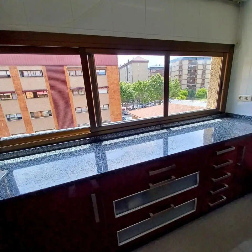 Küche von Wohnung zur Miete in Ourense Capital  mit Heizung, Privatgarten und Möbliert