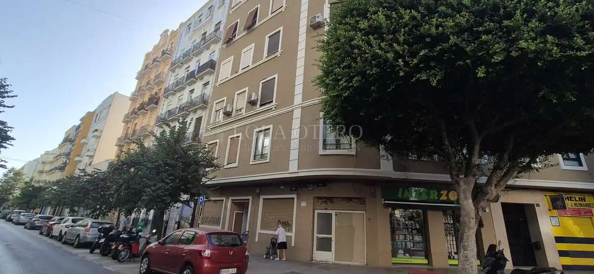 Business premises to rent in literato azorín 15, imagen 12