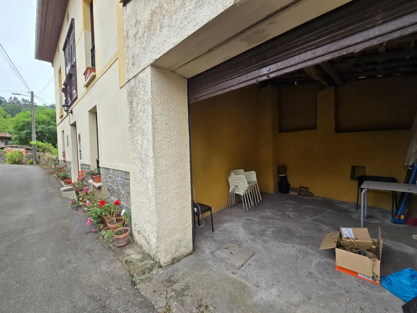 Aparcament de Casa o xalet en venda en Llanes amb Calefacció, Terrassa i Traster