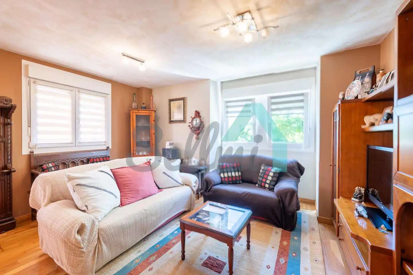 Sala de estar de Piso en venta en Avilés con Calefacción, Parquet y Trastero
