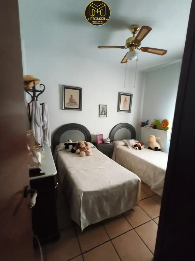 Dormitori de Casa o xalet en venda en Jaén amb Aire condicionat, Calefacció i Parquet