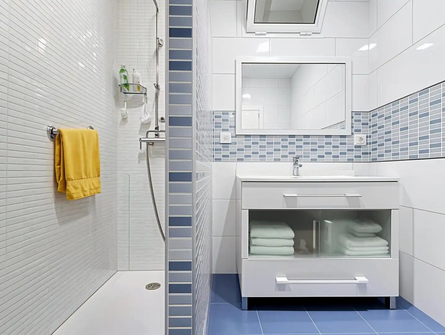 Bathroom of Houses for sale in Valencia  with Air Conditioner, Heating and Parquet flooring