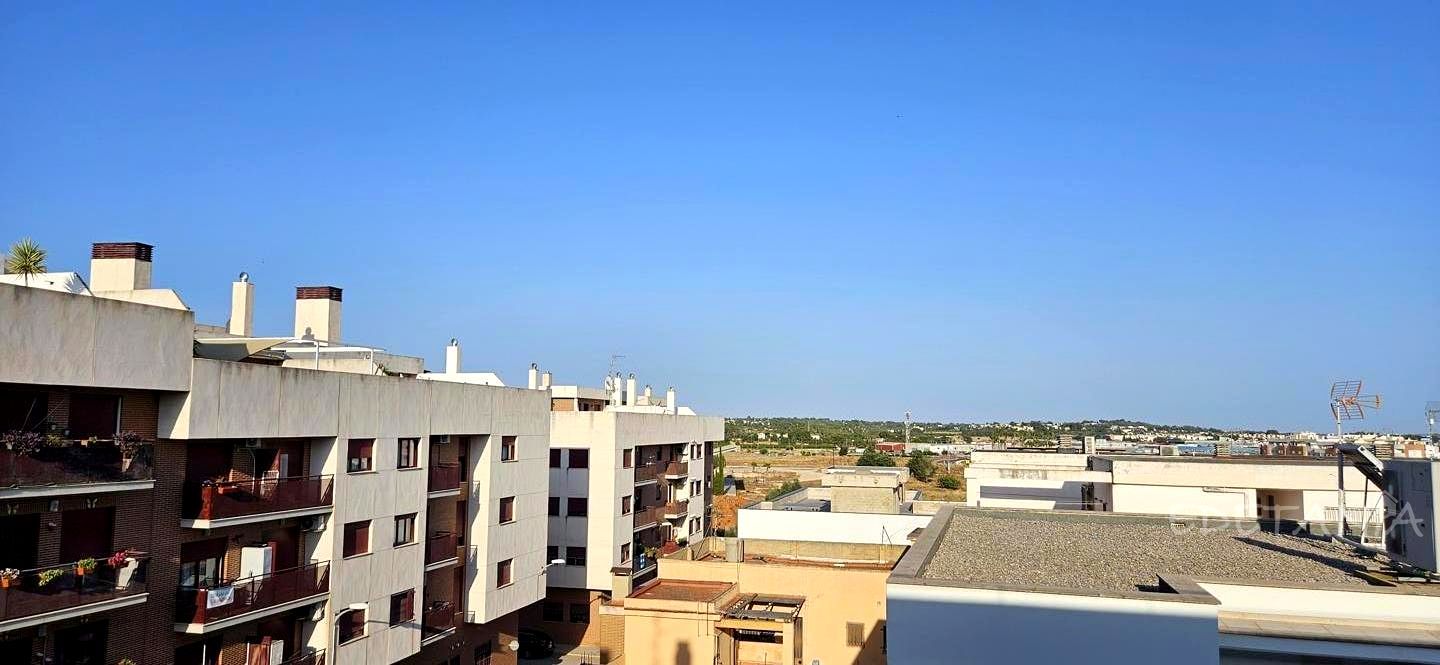 Exterior view of Flat for sale in La Pobla de Vallbona  with Air Conditioner, Terrace and Alarm