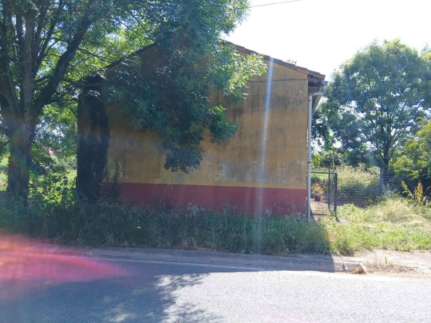 Vista exterior de Casa o xalet en venda en Torrelavega  amb Traster