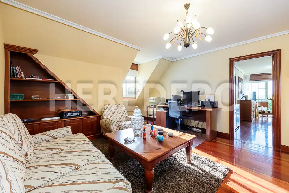 Sala de estar de Casa o chalet en venta en Vigo  con Calefacción, Jardín privado y Terraza