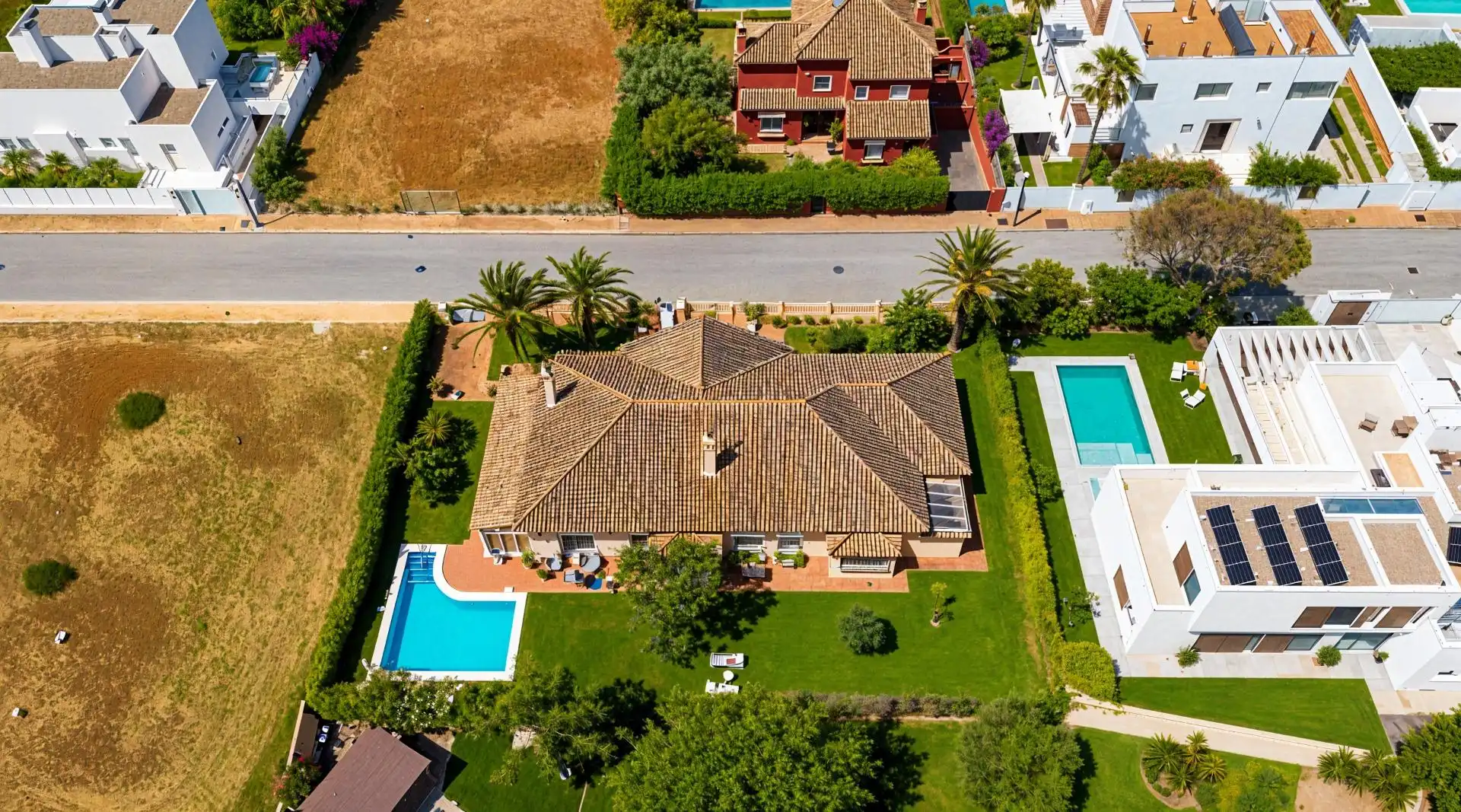 Vista exterior de Casa o xalet en venda en Chiclana de la Frontera amb Aire condicionat, Calefacció i Jardí privat