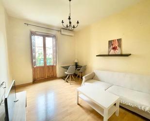 Living room of Flat to rent in  Granada Capital  with Balcony