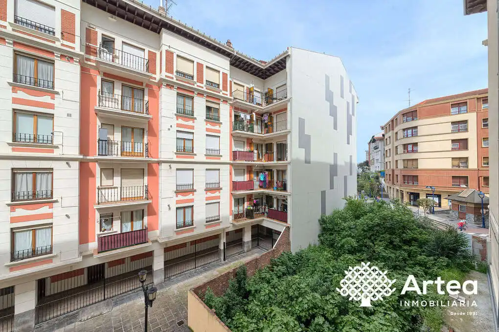 Exterior view of Flat for sale in Portugalete  with Heating and Balcony