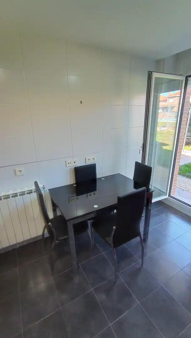 Comedor de Casa adosada de alquiler en Pelabravo con Calefacción, Jardín privado y Parquet