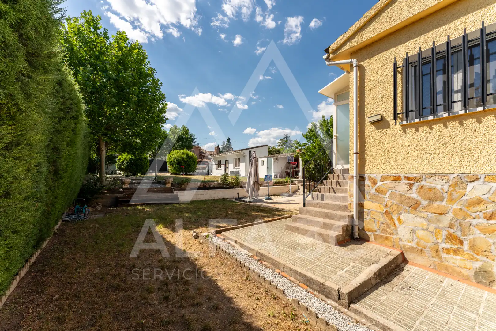 Jardí de Casa adosada en venda en Pedrezuela amb Jardí privat, Terrassa i Traster