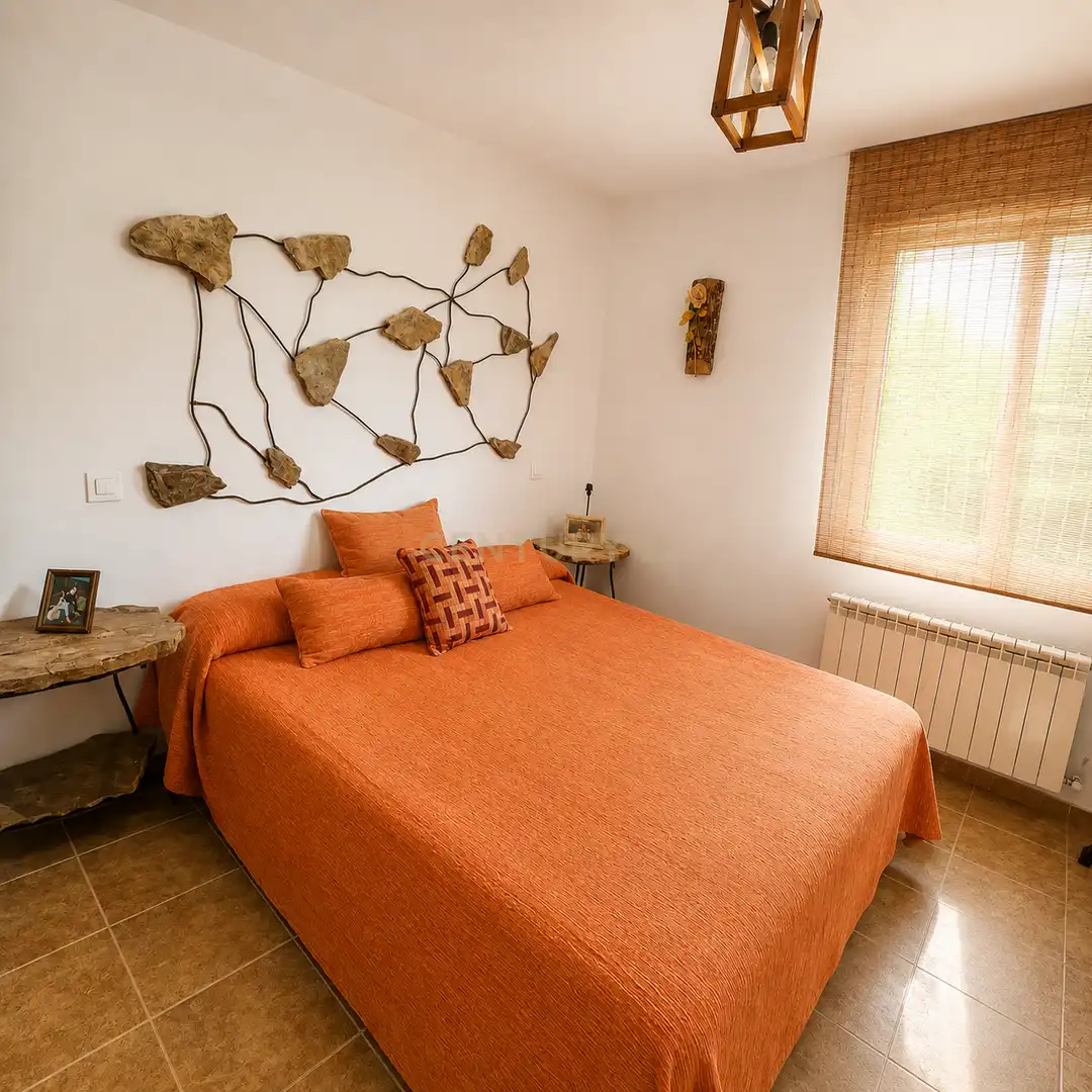 Dormitori de Casa o xalet en venda en Erustes amb Aire condicionat