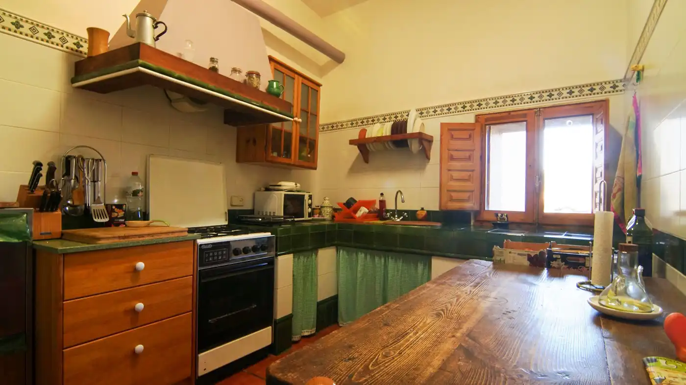 Cuina de Casa adosada en venda en Garcia amb Aire condicionat, Calefacció i Terrassa