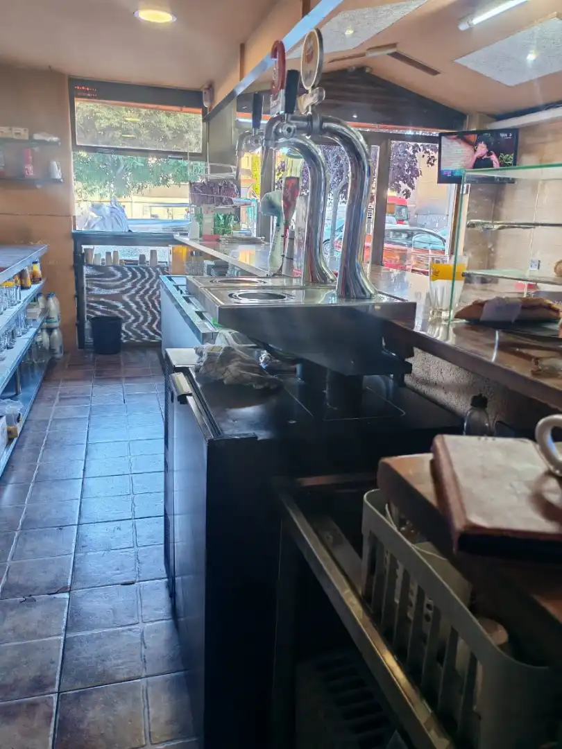 Business premises for transfer in Lledoner, imagen 3