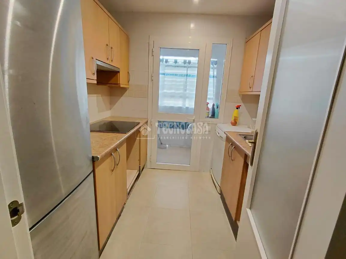 Kitchen of Flat for sale in Sevilla  with Air Conditioner, Terrace and Furnished