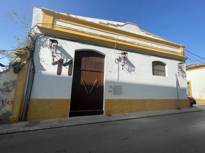 Vista exterior de Casa o xalet en venda en Jerez de la Frontera amb Aire condicionat