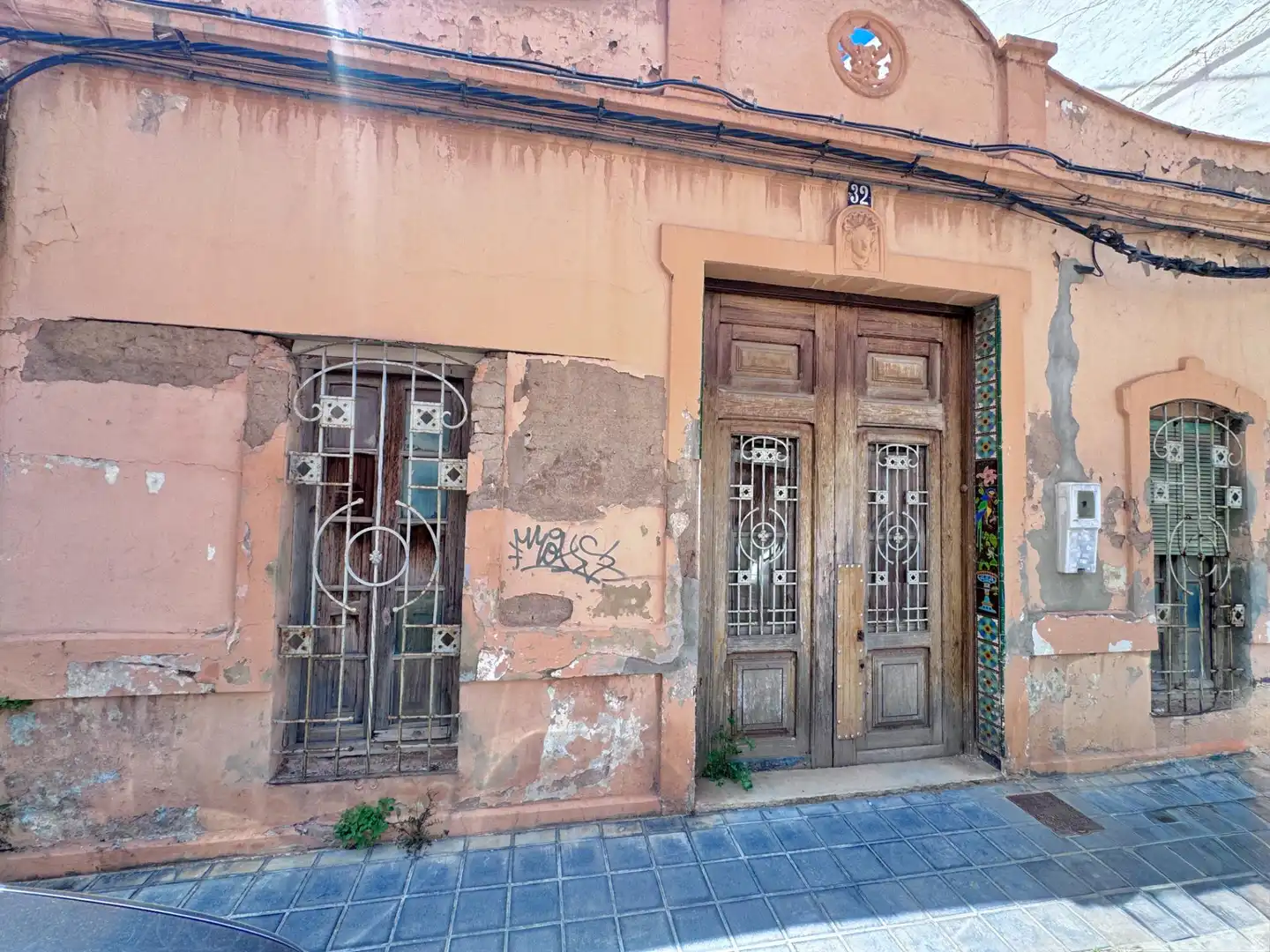 Exterior view of Houses for sale in Valencia  with Alarm