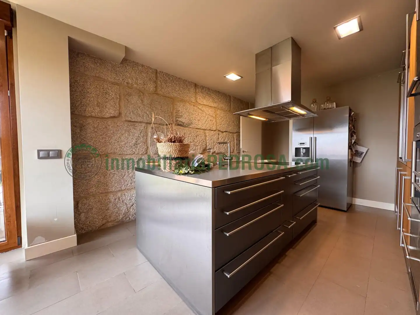 Cocina de Casa o chalet en venta en Pontevedra Capital  con Calefacción, Jardín privado y Terraza