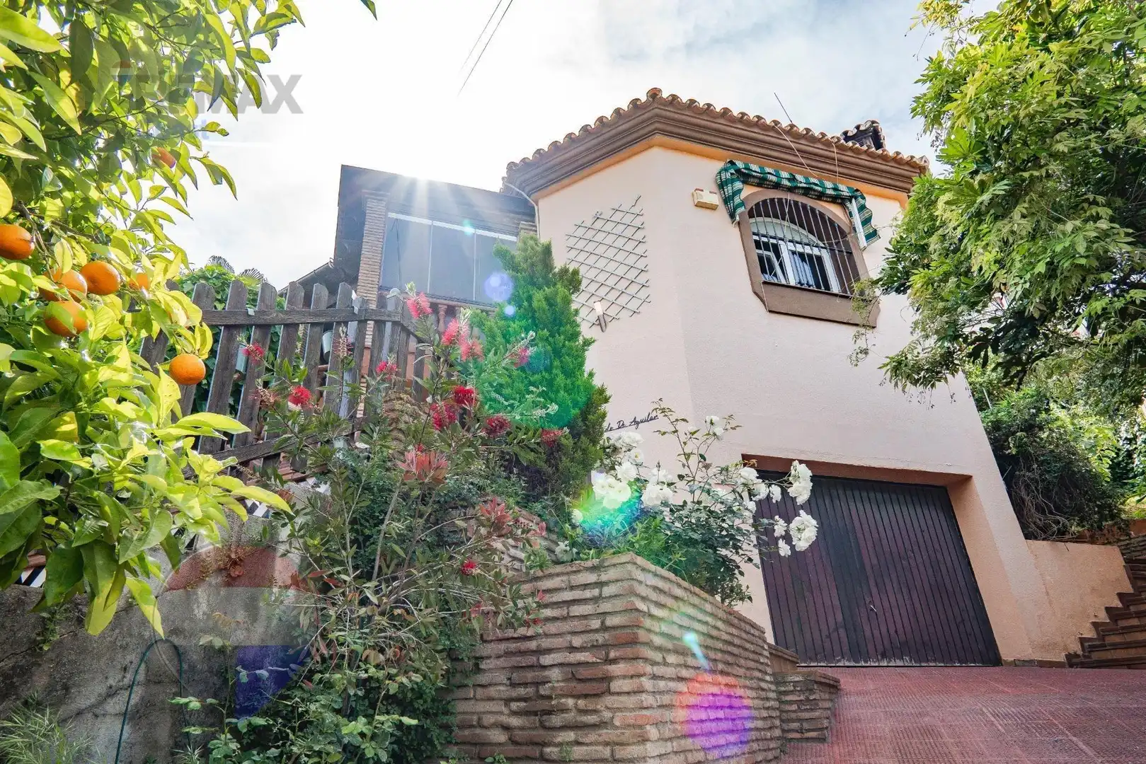 Vista exterior de Casa o xalet en venda en Alhaurín de la Torre amb Aire condicionat, Calefacció i Jardí privat