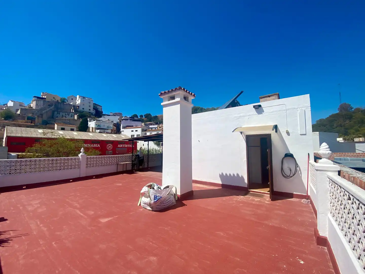 Vista exterior de Edifici en venda en Málaga