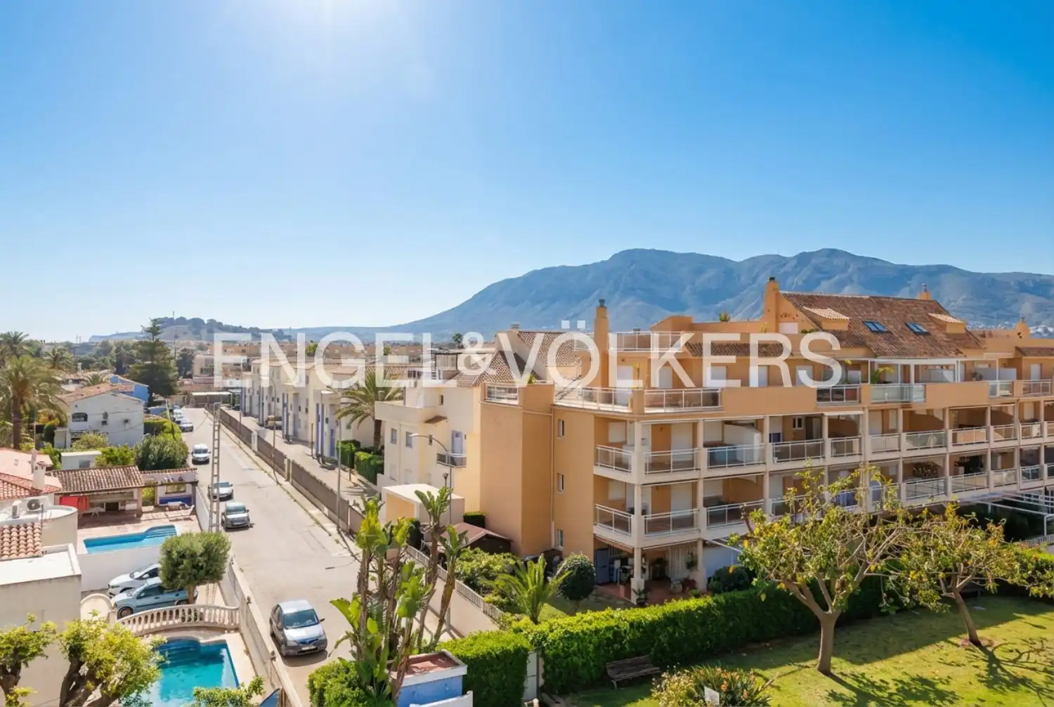 Vista exterior de Ático en venta en Dénia con Aire acondicionado, Calefacción y Jardín privado
