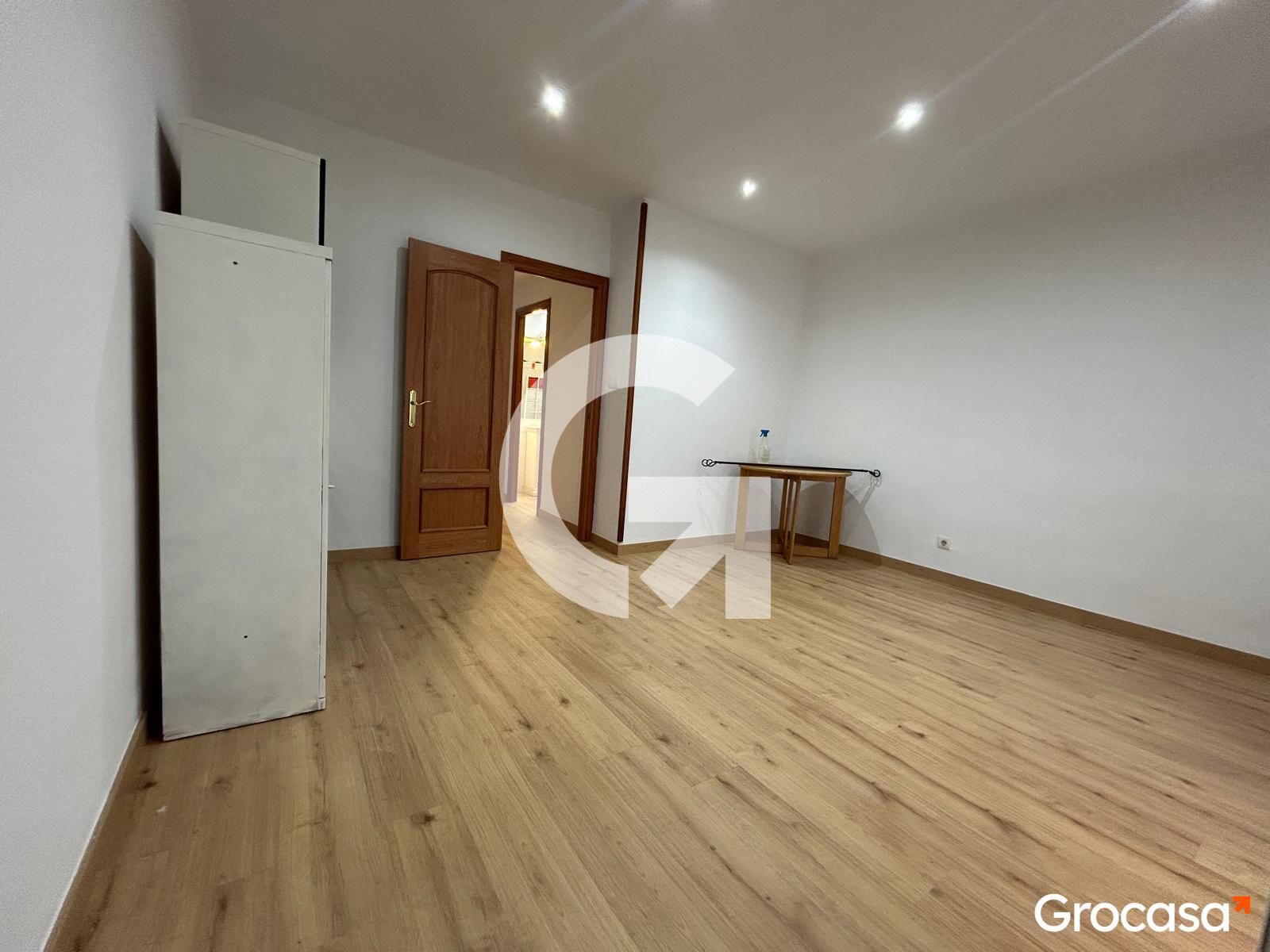 Dormitori de Planta baixa en venda en Calella amb Terrassa, TV i Internet