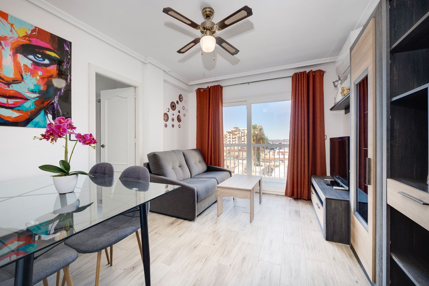 Sala d'estar de Pis en venda en Torrevieja amb Terrassa, Moblat i Piscina comunitària