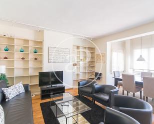Sala d'estar de Àtic de lloguer en  Barcelona Capital amb Aire condicionat, Calefacció i Moblat
