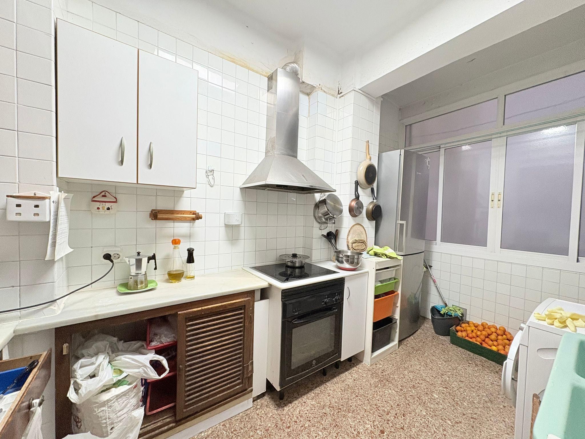 Kitchen of Flat for sale in  Valencia Capital  with Air Conditioner and Balcony