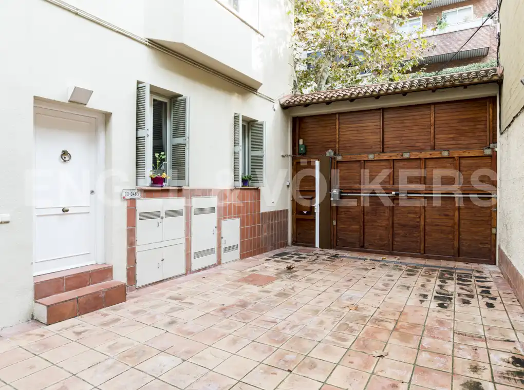 Vista exterior de Casa o chalet en venta en Barcelona con Aire acondicionado, Calefacción y Parquet