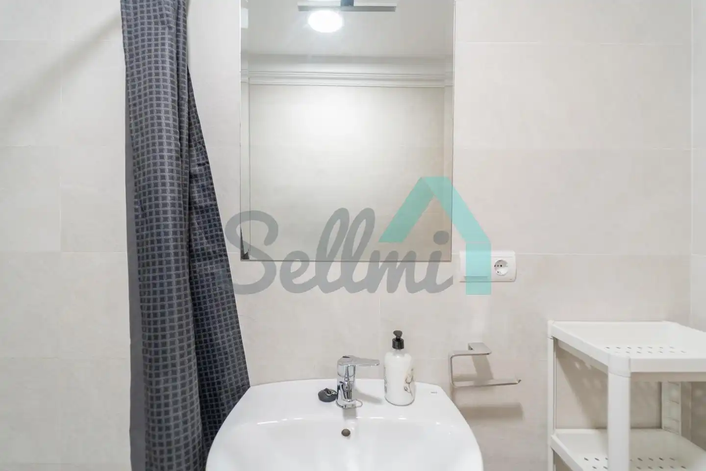 Badezimmer von Wohnung zur Miete in Parres mit Heizung, Parkett und Terrasse