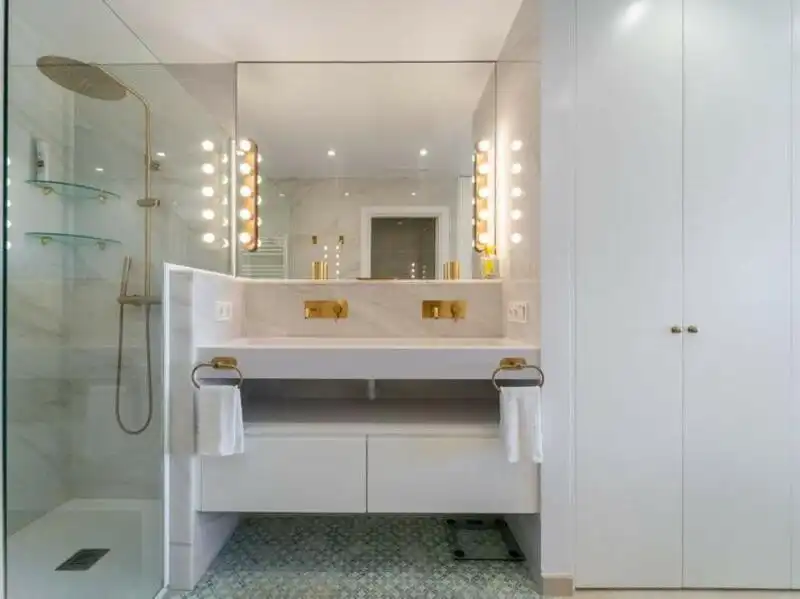 Bany de Apartament en venda en Marbella amb Aire condicionat, Calefacció i Terrassa