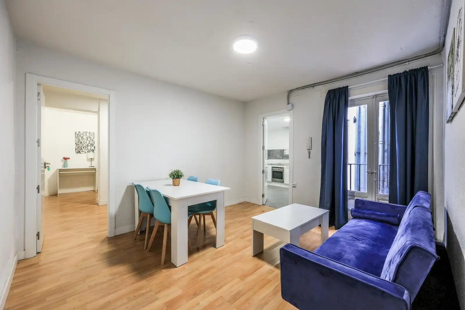 Vista exterior de Piso en venta en Madrid con Calefacción y Amueblado