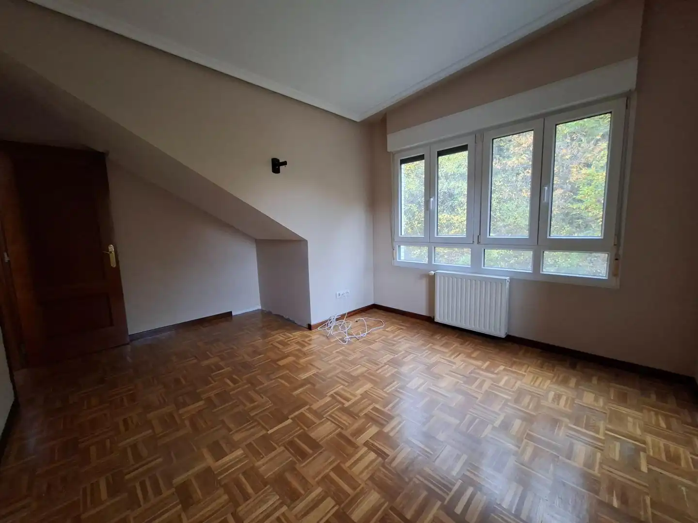 Sala d'estar de Àtic en venda en Mieres (Asturias) amb Calefacció i Traster