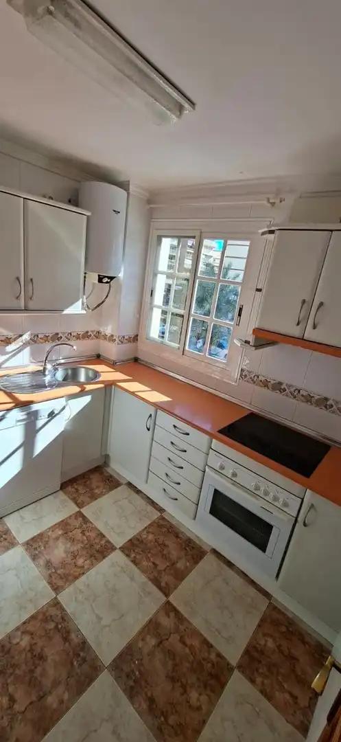 Cuina de Pis en venda en Vélez-Málaga amb Aire condicionat i Terrassa