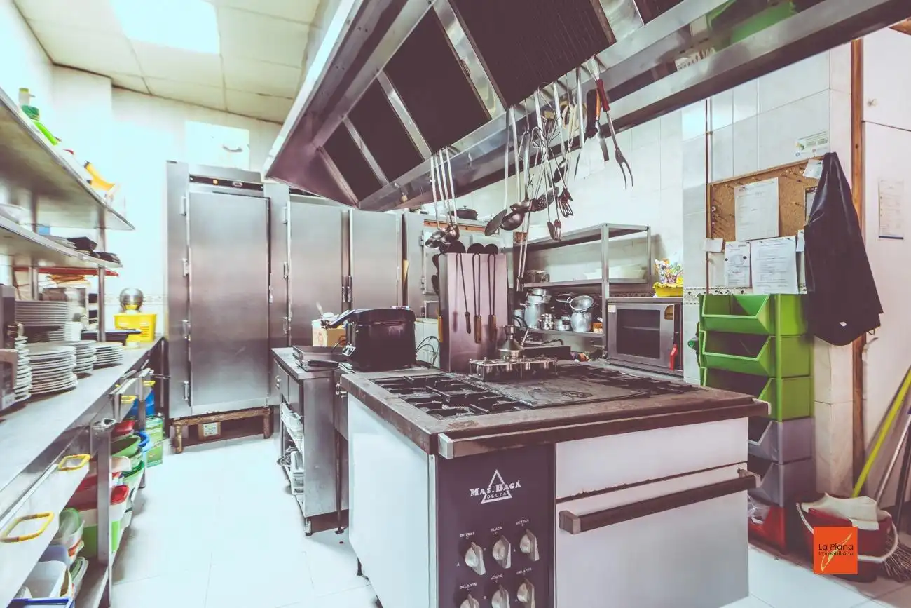 Cocina de Edificio en venta en Santa Bàrbara