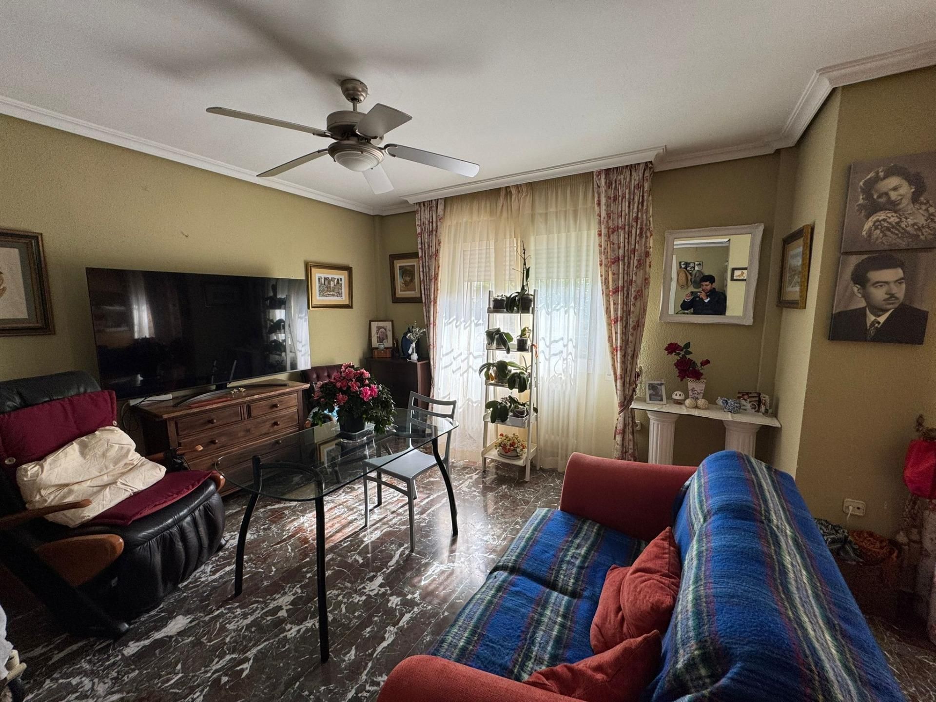 Sala d'estar de Casa o xalet en venda en  Jaén Capital amb Jardí privat i Piscina