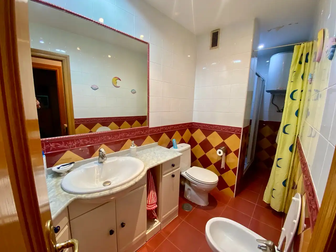 Baño de Piso en venta en Ciudad Real con Aire acondicionado, Calefacción y Amueblado